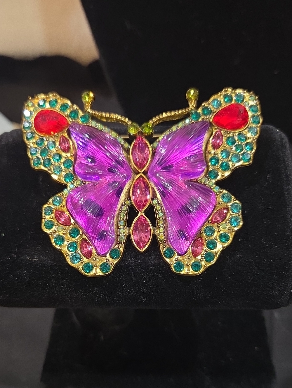 ARATTA ARTISTIC BUTTERFLY BROOCH IN VIOLET